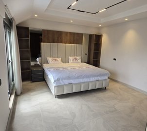 Exceptional Villa With A Private Pool & Spa Facilities For Sale in Belek, Antalya - Great size double bedroom