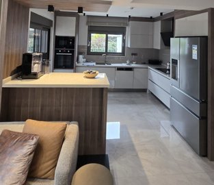 Exceptional Villa With A Private Pool & Spa Facilities For Sale in Belek, Antalya - Modern kitchen