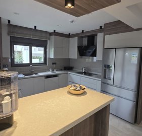 Exceptional Villa With A Private Pool & Spa Facilities For Sale in Belek, Antalya - Modern fully fitted kitchen