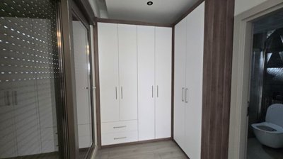 Luxury Villa With A Private Pool & Garden For Sale in Belek - Dressing room and ensuite bathroom