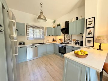 Outstanding Bodrum Villa For Sale - Large kitchen