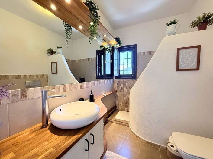 Image No.17-3 Bed Villa for sale