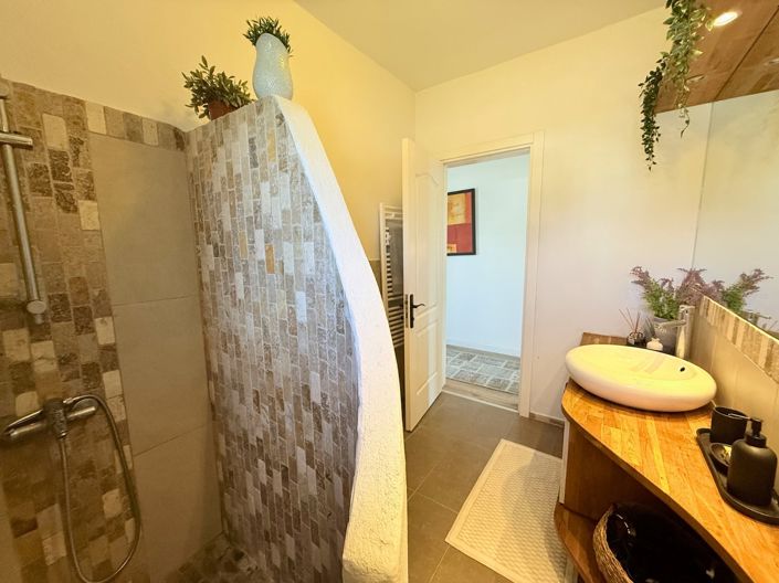 Image No.18-3 Bed Villa for sale