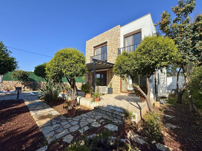 Image No.2-3 Bed Villa for sale