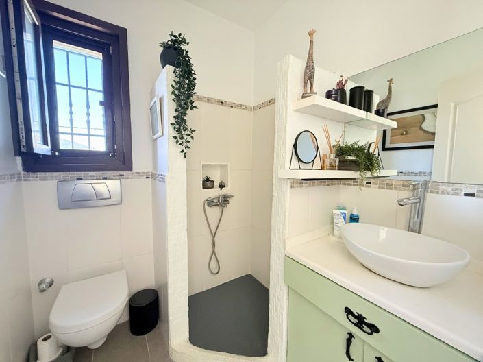 Image No.20-3 Bed Villa for sale