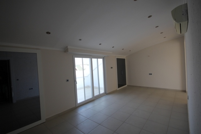 Image No.15-3 Bed Apartment for sale