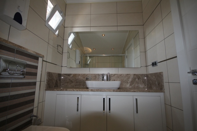 Image No.17-3 Bed Apartment for sale