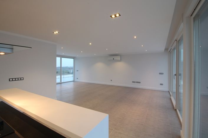 Image No.11-3 Bed Apartment for sale