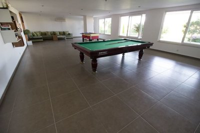 Modern Side Penthouse - Great Facilities - Games room