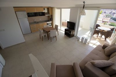 Modern Side Penthouse - Great Facilities - Open-plan living area