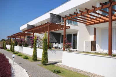 Stunning Side Investment Apartment - Side view of apartment