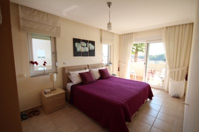 Spacious Apartment in Side For Sale - main bedroom