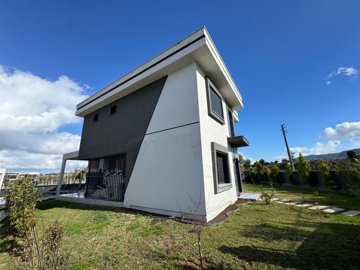Detached Kusadasi Property For Sale With Nature Views - Villa with ample privacy