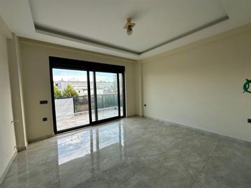 Brand New Villa For Sale In Belek, Antalya - Large bedroom with balcony