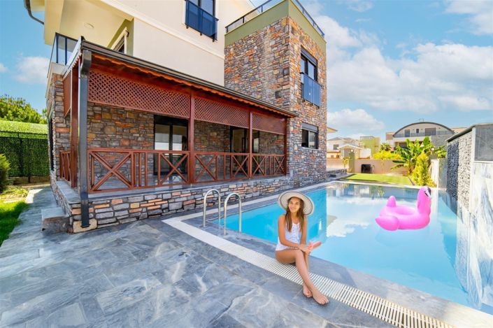 Image No.2-4 Bed Villa for sale