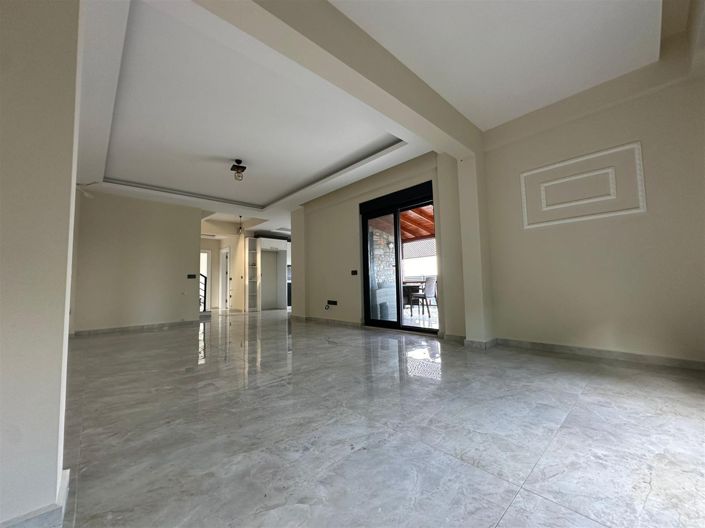 Image No.5-4 Bed Villa for sale