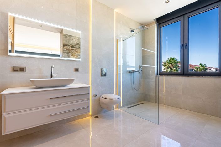 Image No.18-4 Bed Villa for sale