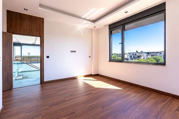 Image No.19-4 Bed Villa for sale