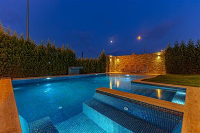 Desirable Villa For Sale In Belek, Antalya With Private Facilities - Desirable pool with seating and steps for easy access