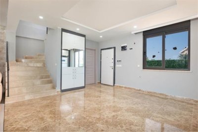 Three-Storey Villa For Sale in Belek, Antalya With A Private Pool - Entrance and staircase
