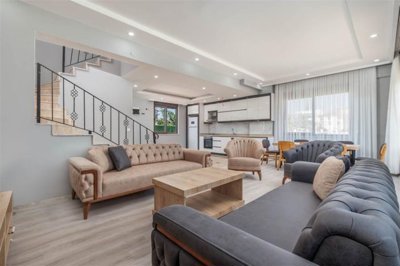 Three-Storey Villa For Sale in Belek, Antalya With A Private Pool - Lounge through to the kitchen