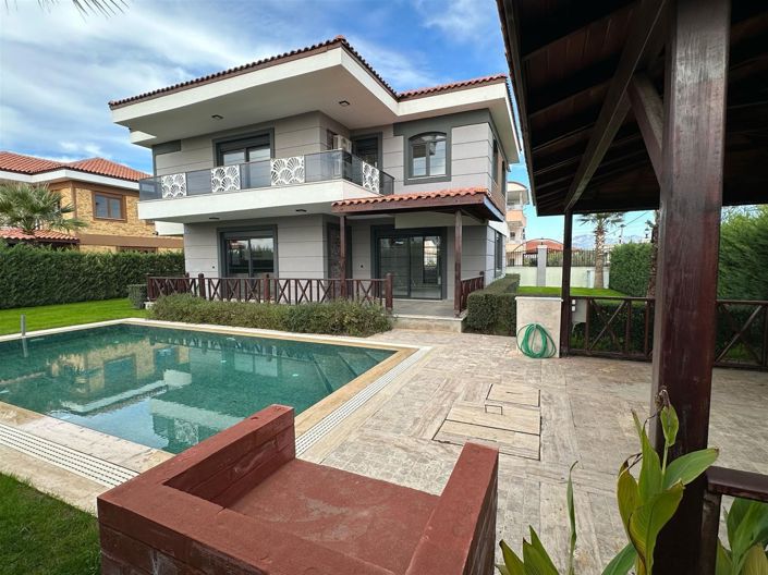 Image No.3-3 Bed Villa for sale