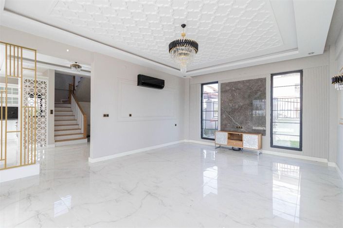 Image No.8-3 Bed Villa for sale