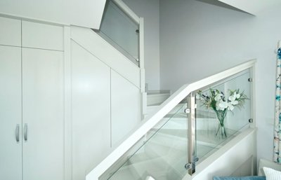 Immaculate Property For Sale In Side - Exquisite staircase