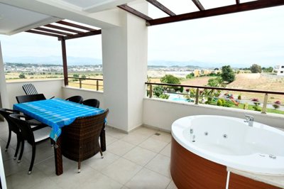 Immaculate Property For Sale In Side - Great size balcony with a jacuzzi