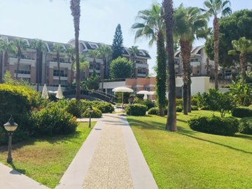 Delightful Garden Apartment For Sale In Side - Social gardens