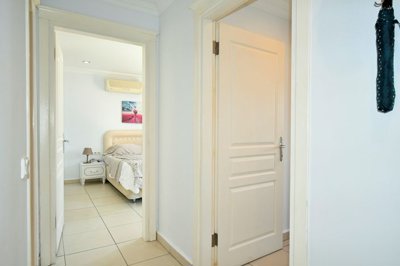 Delightful Garden Apartment For Sale In Side - Hallway