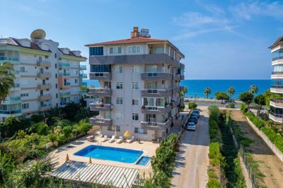 Seafront Apartment For Sale In Alanya - A beachfront apartment complex