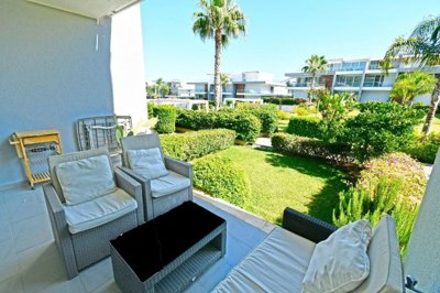 Ready-To-Move Property For Sale In Manavgat, Antalya - Private terrace and garden
