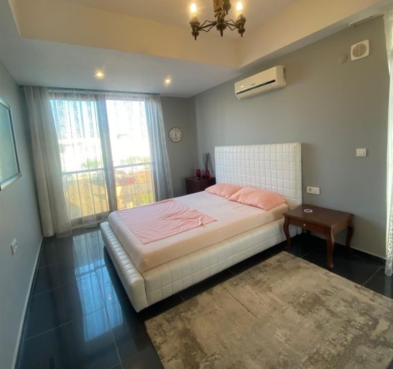 Image No.18-6 Bed Villa for sale
