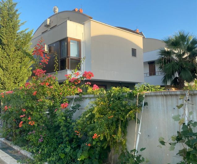 Image No.2-6 Bed Villa for sale
