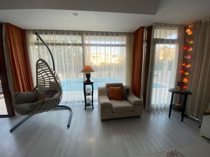 Image No.8-6 Bed Villa for sale