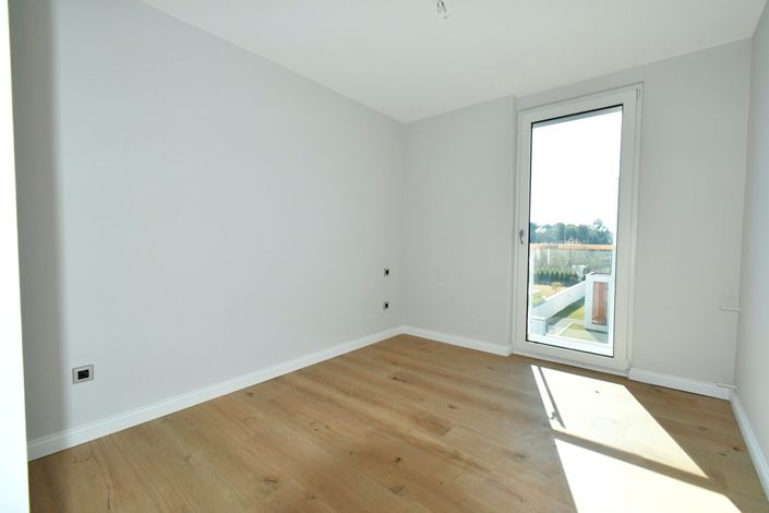 Image No.21-3 Bed Apartment for sale