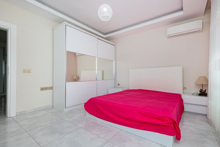 Image No.18-3 Bed Apartment for sale
