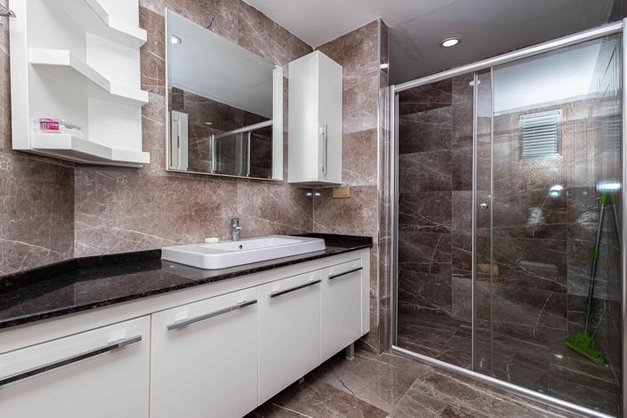 Image No.20-3 Bed Apartment for sale