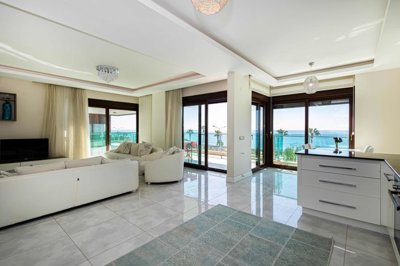 Immaculate Alanya Apartment In Kestel For Sale - Very spacious, open-plan living space