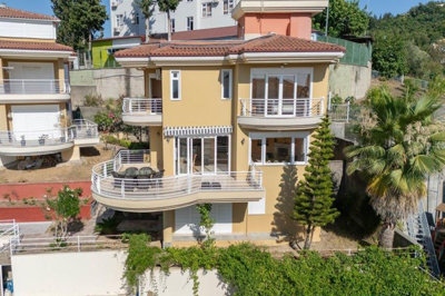 Ready-To-Move Investment Property For Sale In Alanya - Main view of the 4-bedroom villa
