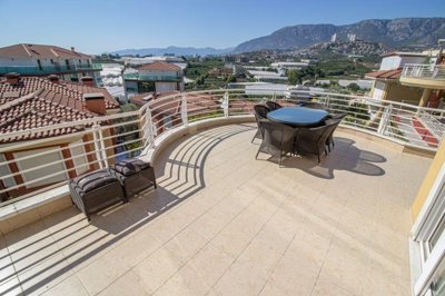 Ready-To-Move Investment Property For Sale In Alanya - Huge terrace from the living area