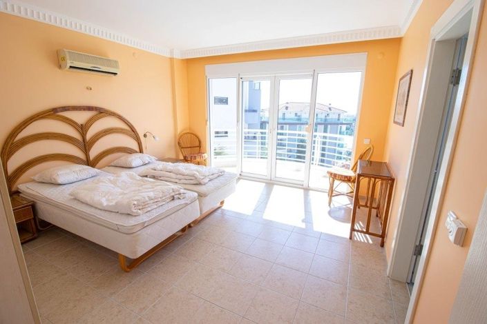 Image No.12-4 Bed Villa for sale