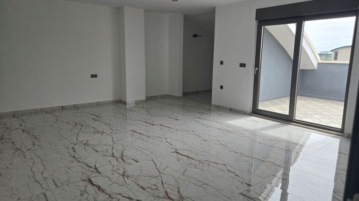 Image No.10-3 Bed Villa for sale