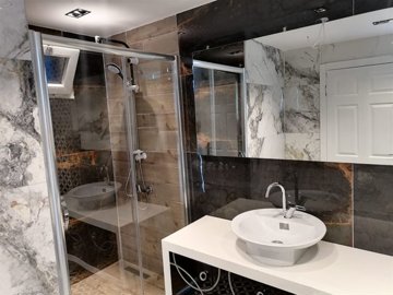 Sizeable Villa For Sale in Belek With Private Facilities - Second bathroom