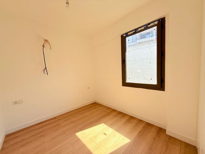 Image No.16-2 Bed Apartment for sale