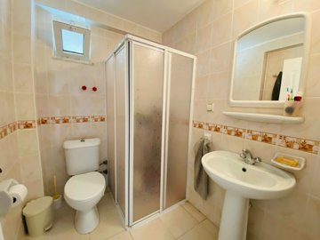 Lovely Apartment For Sale In Altinkum, Didim – Main bathroom