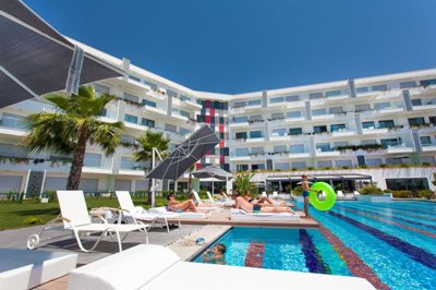 A Ready-To-Move Property For Sale In Manavgat, Antalya - A wide range of social facilities and pools