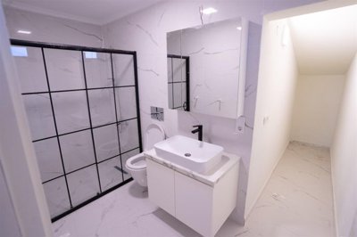 Sensational Villa In Belek For Sale With A Private Pool - Family bathroom
