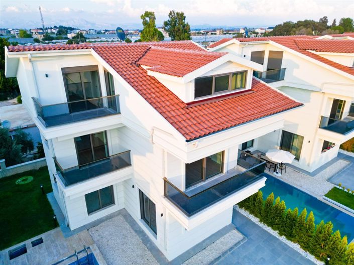 Image No.2-4 Bed Villa for sale